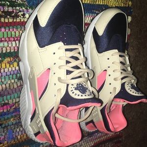 Nike huraches size 8.5
